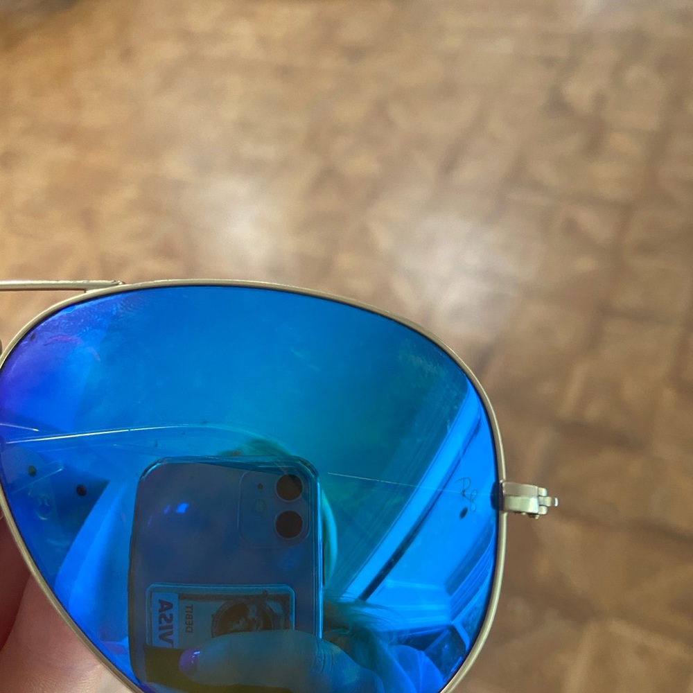 Ray Ban Aviators - Picture 4 of 5